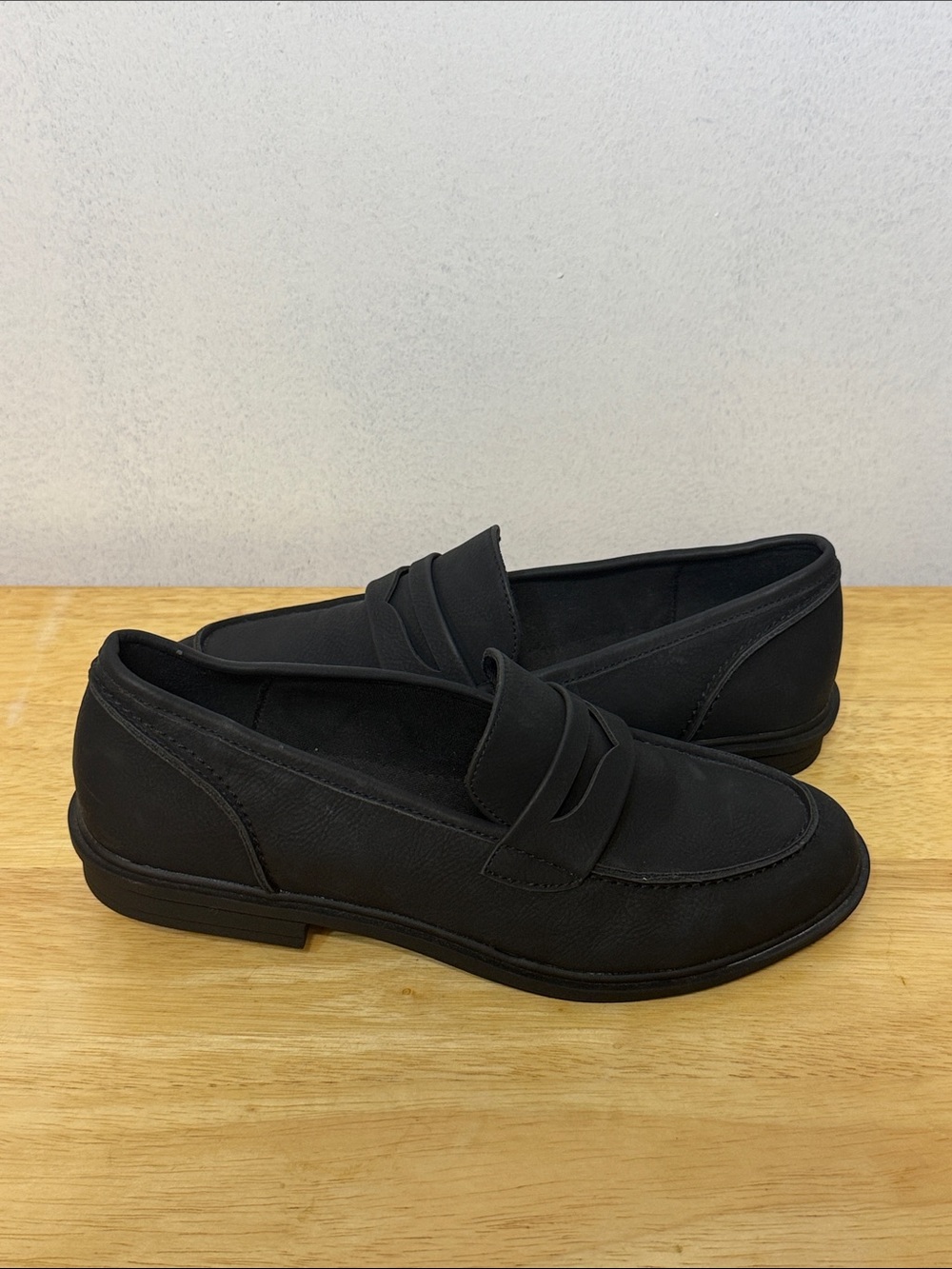 Rocket Dog Black Women's Penny Loafers - Size 9
